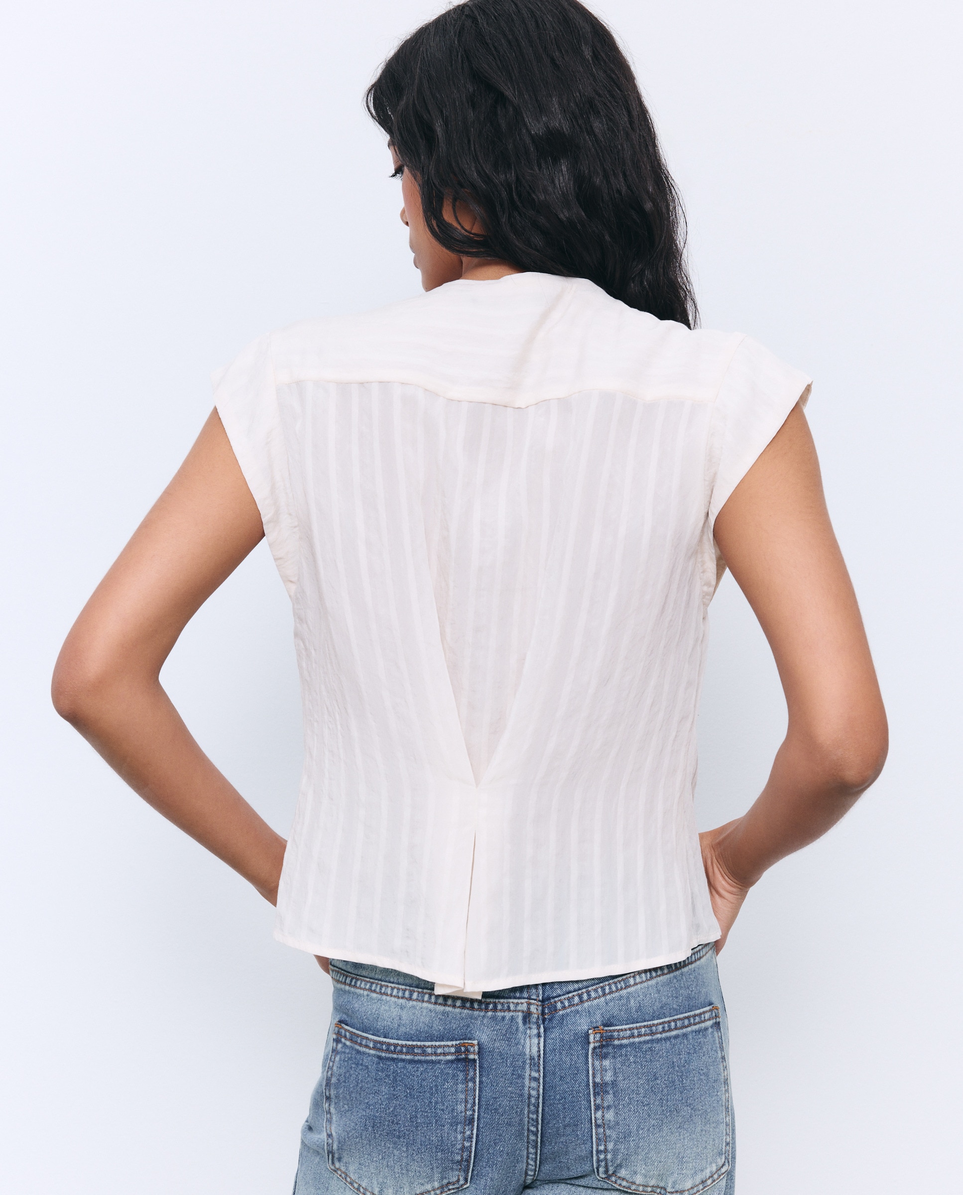 Blusa sem Mangas com Botões à Frente 120 Cru-3