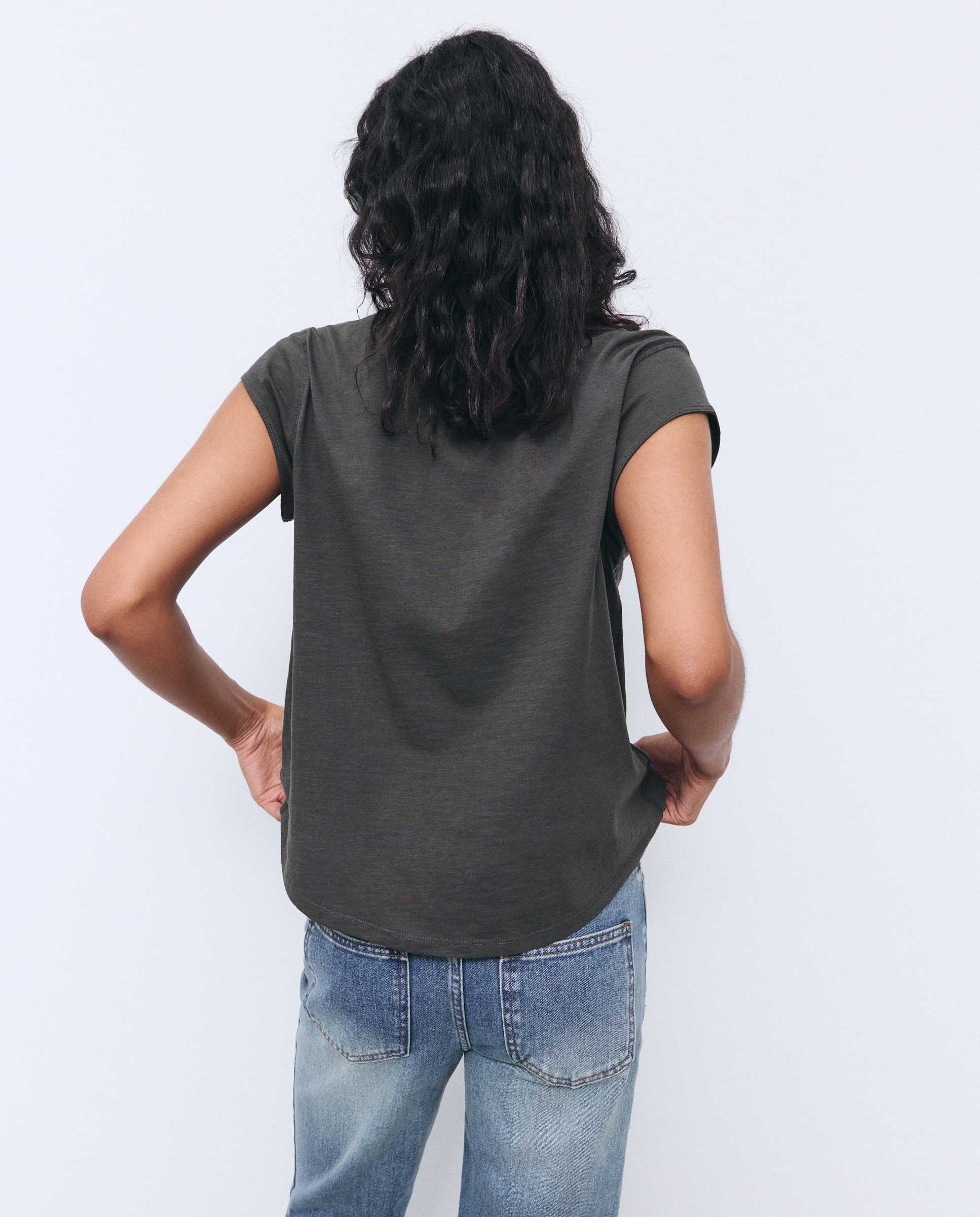T-shirt de Manga Curta Estampada com Strass Preto-3