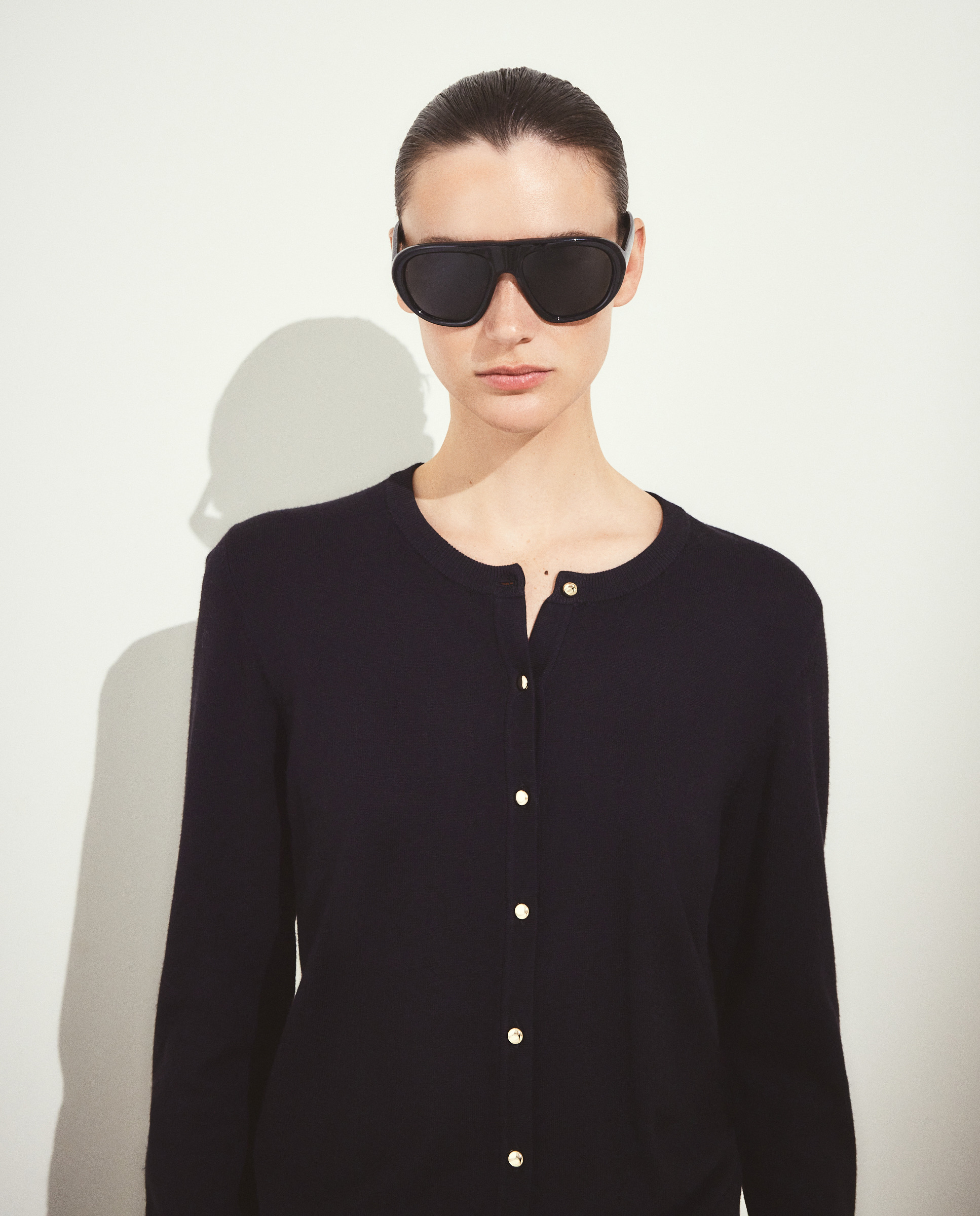 Casaco de Viscose Liso Básico Preto-4