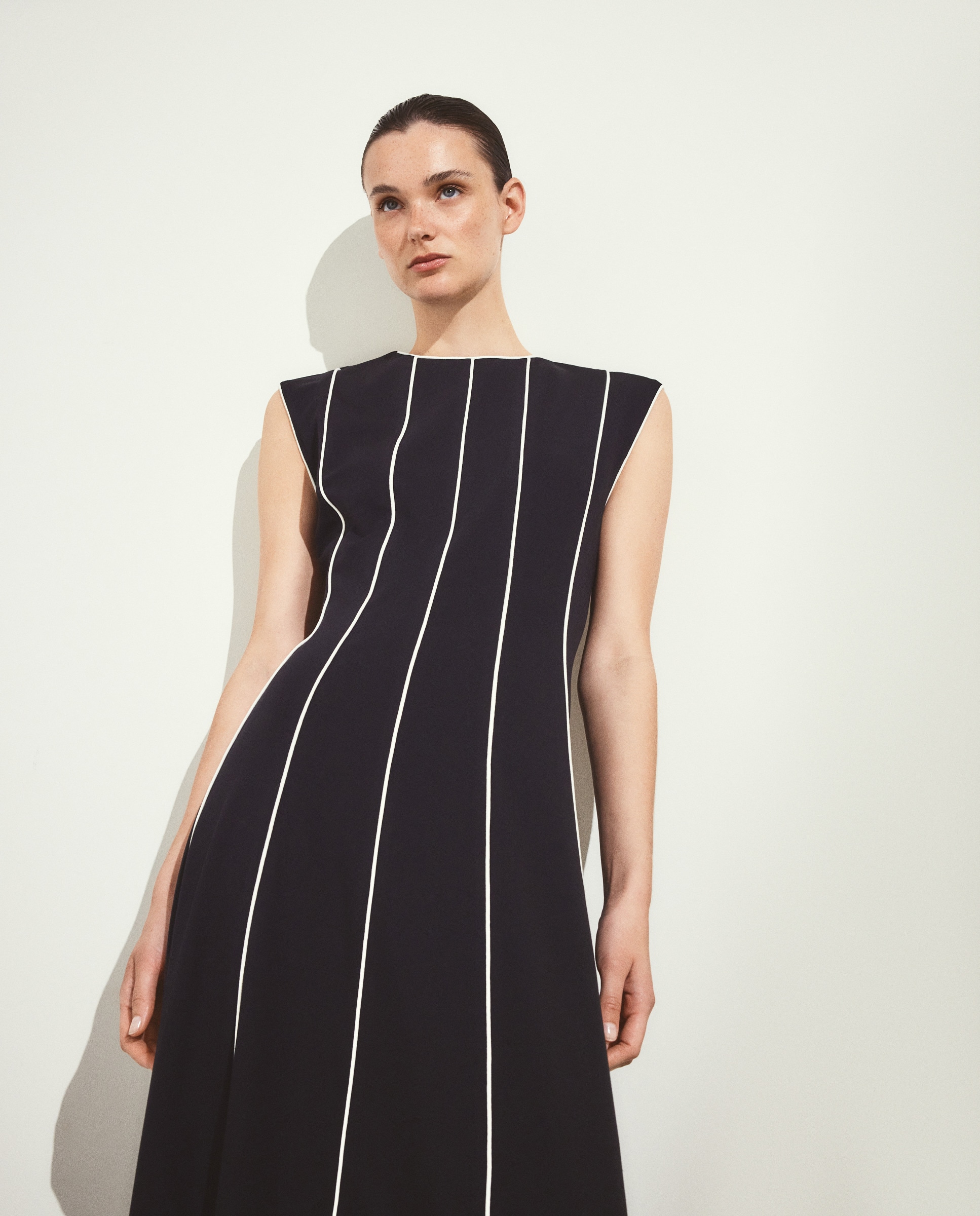 Vestido midi sem mangas Preto-2