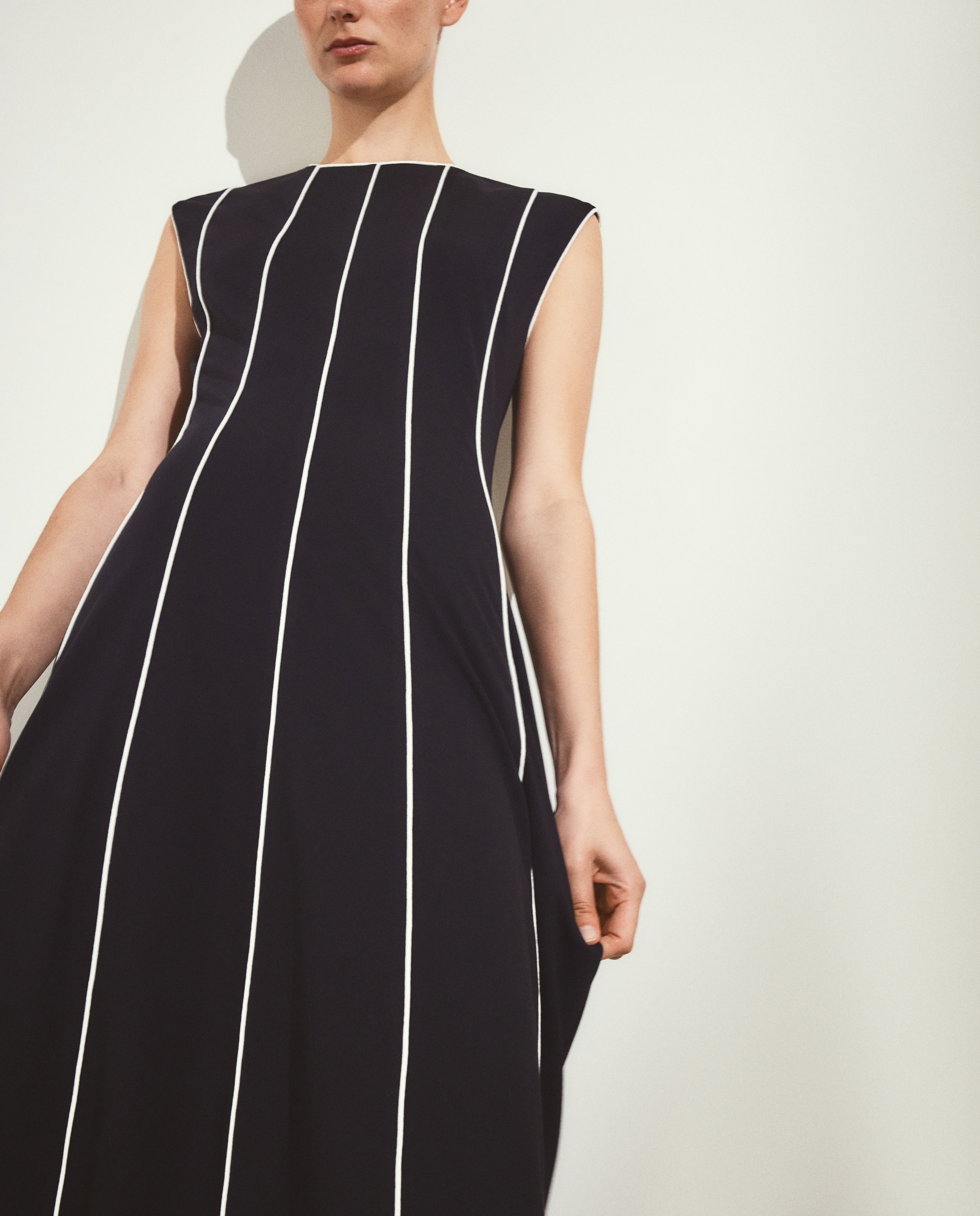 Vestido midi sem mangas Preto-3