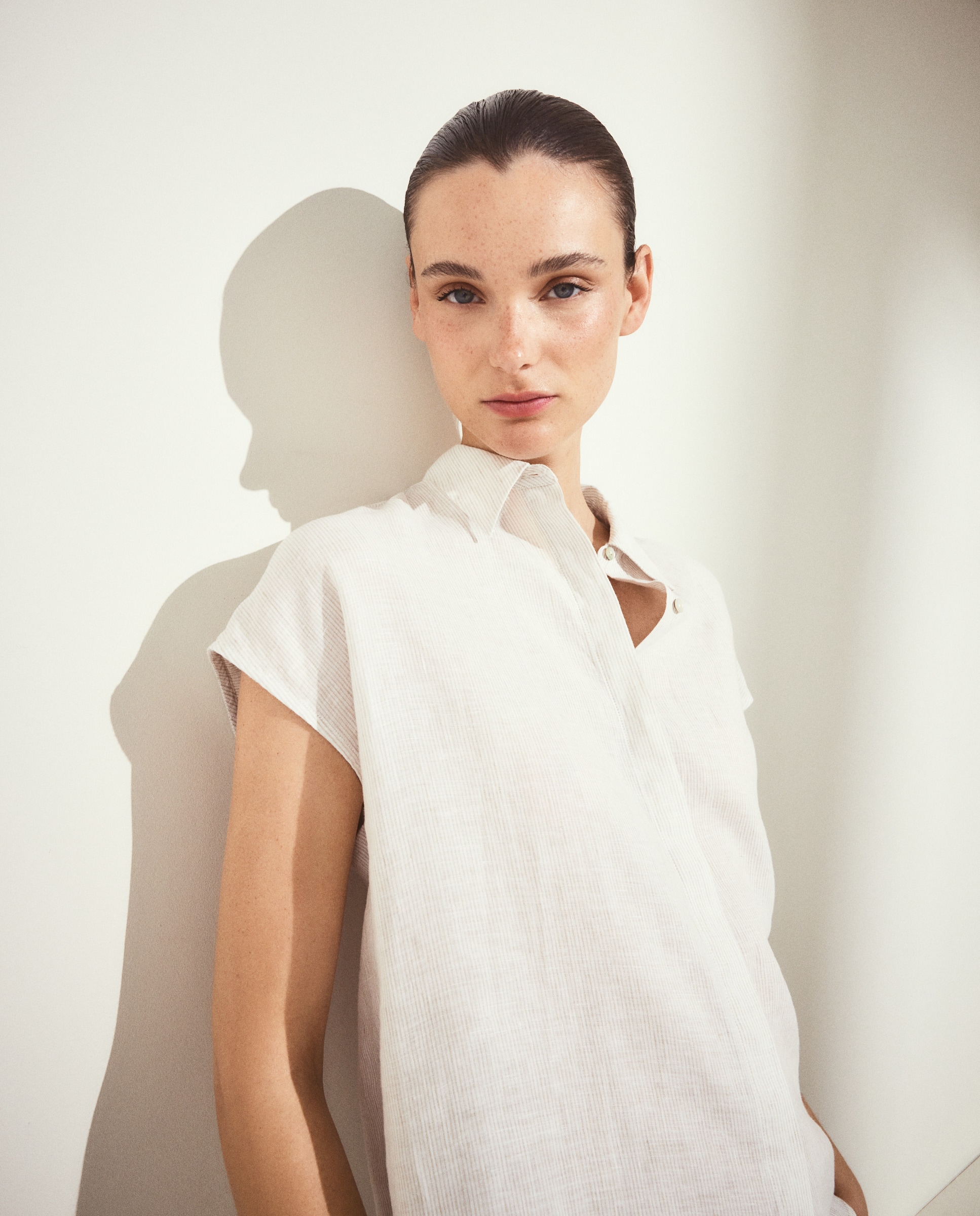 Blusa com Manga Curta em Linho Branco-3
