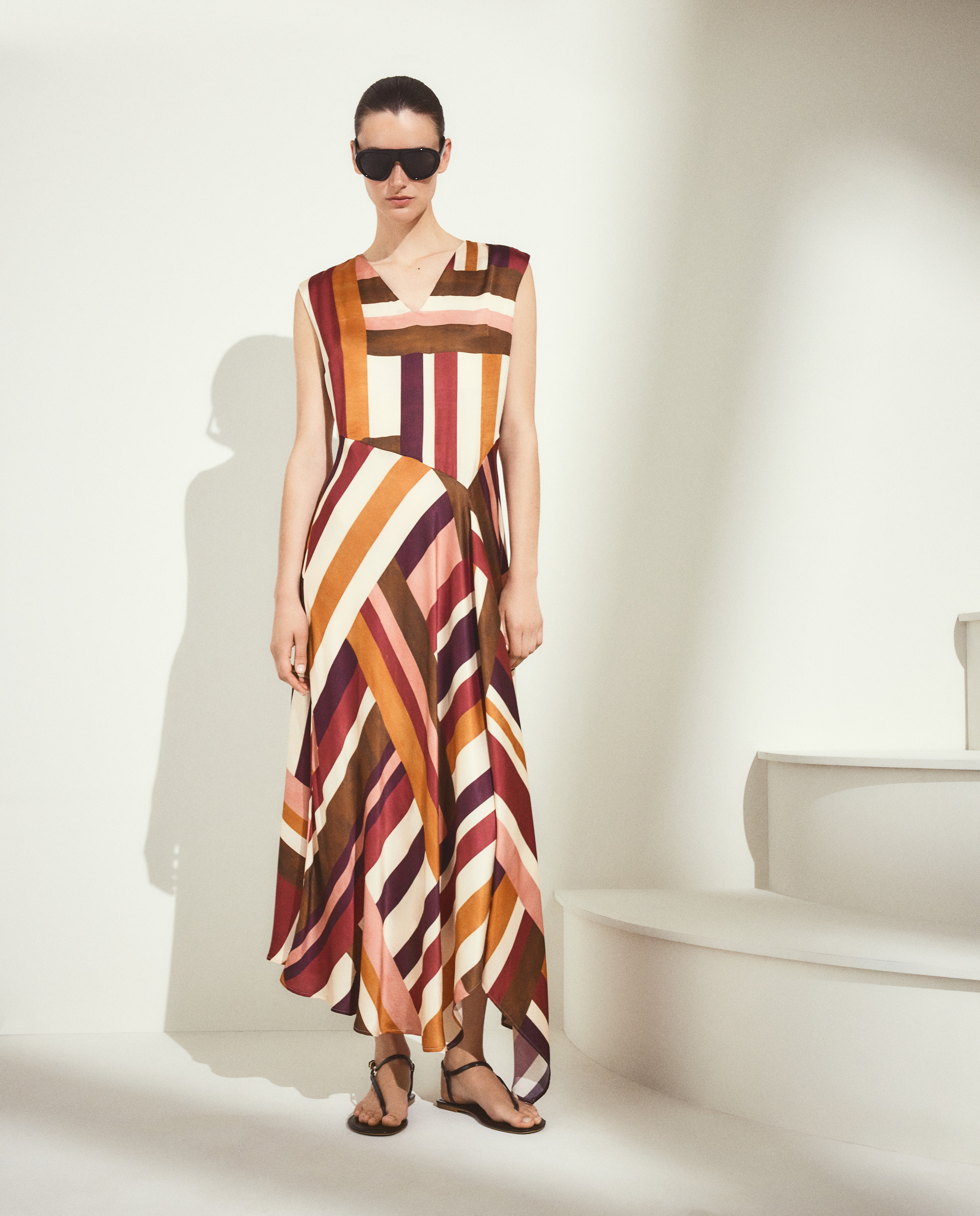 Imagem 0 de Vestido Acetinado Estampado