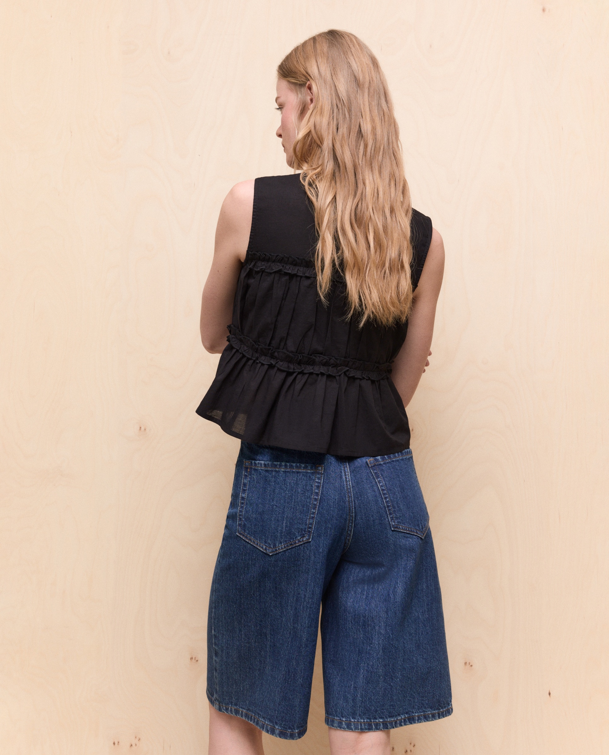 Top Liso sem Mangas Preto-3