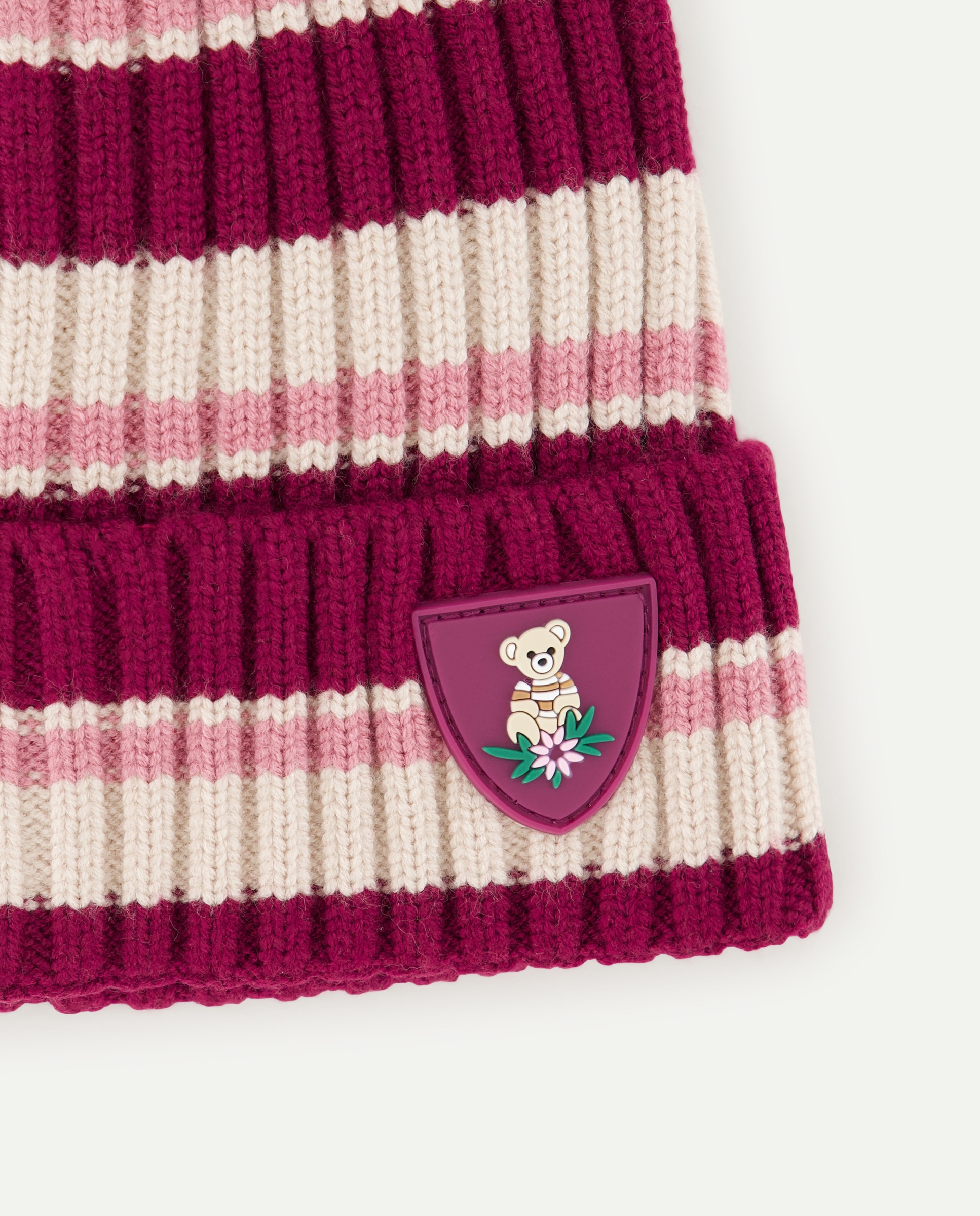 Gorro Canelado às Riscas com Emblema de Escudo Rosa-2