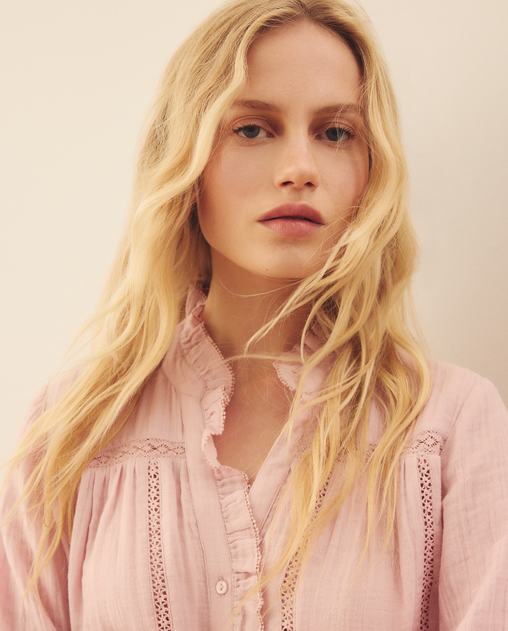 Blusa com Renda e Folho 200 Rosa-4
