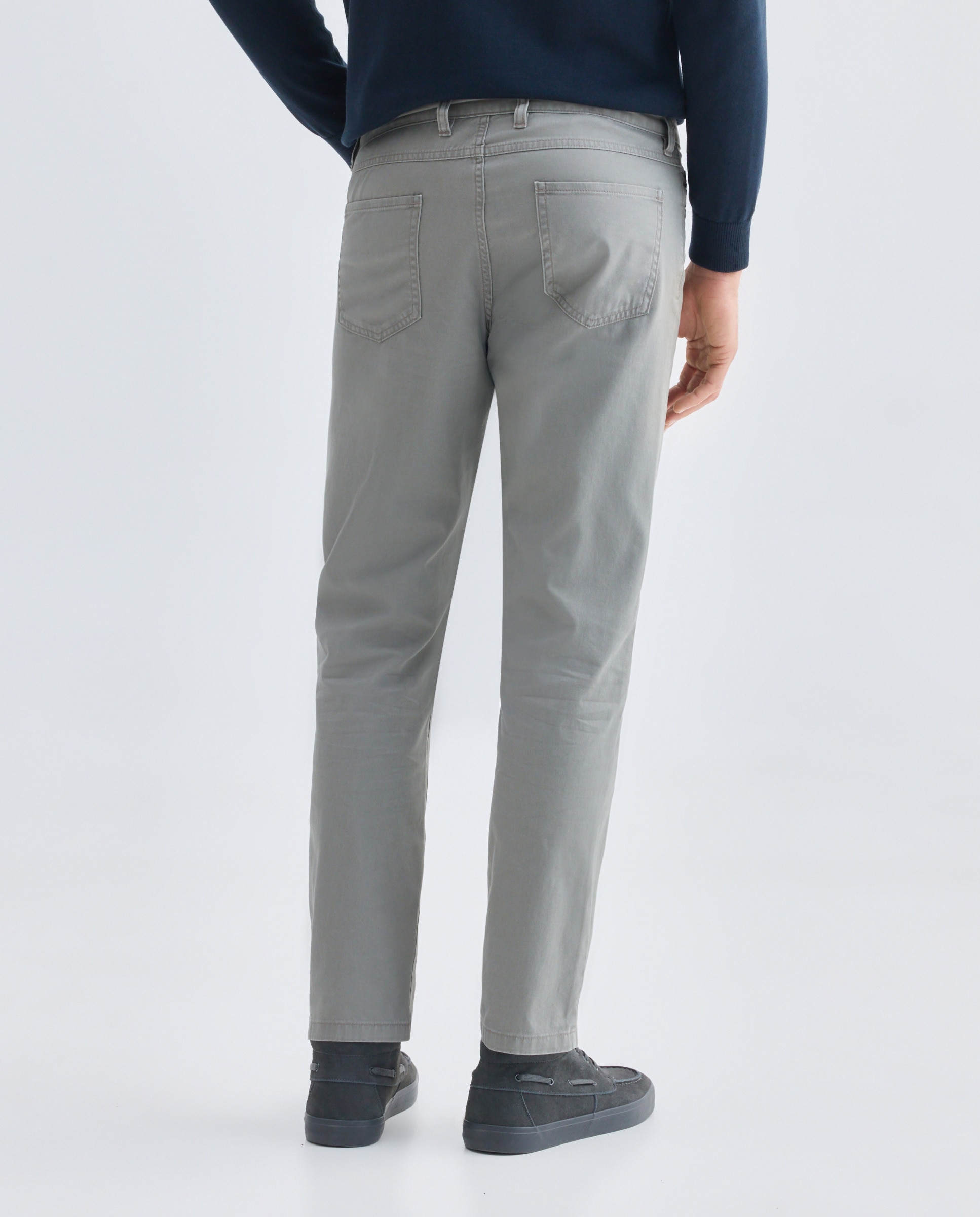 Pantalón hombre cinco bolsillos básico regular fit 560 Oliva-3