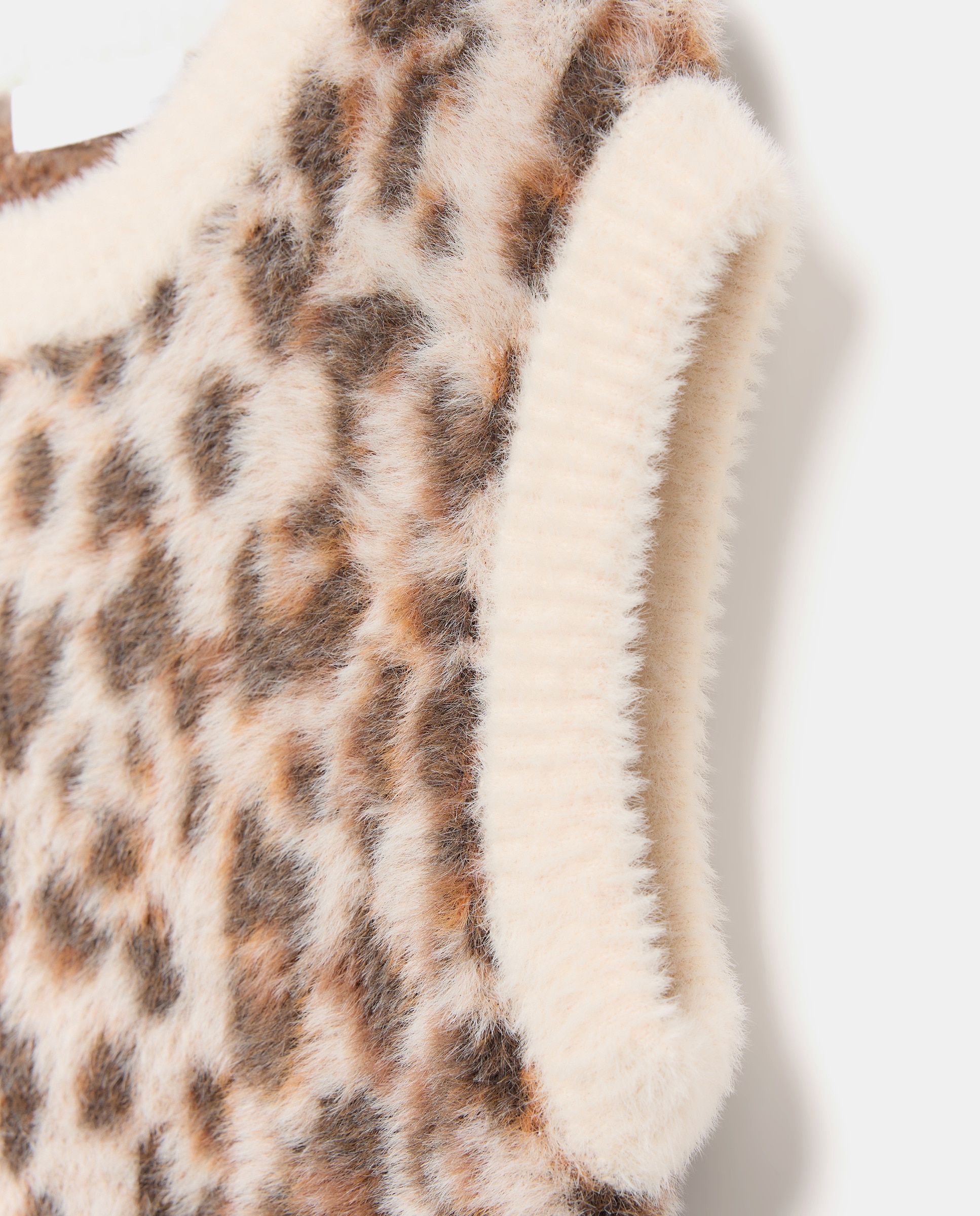 Colete Fechado de Pelo com Intársia de Animal Print Camel-2