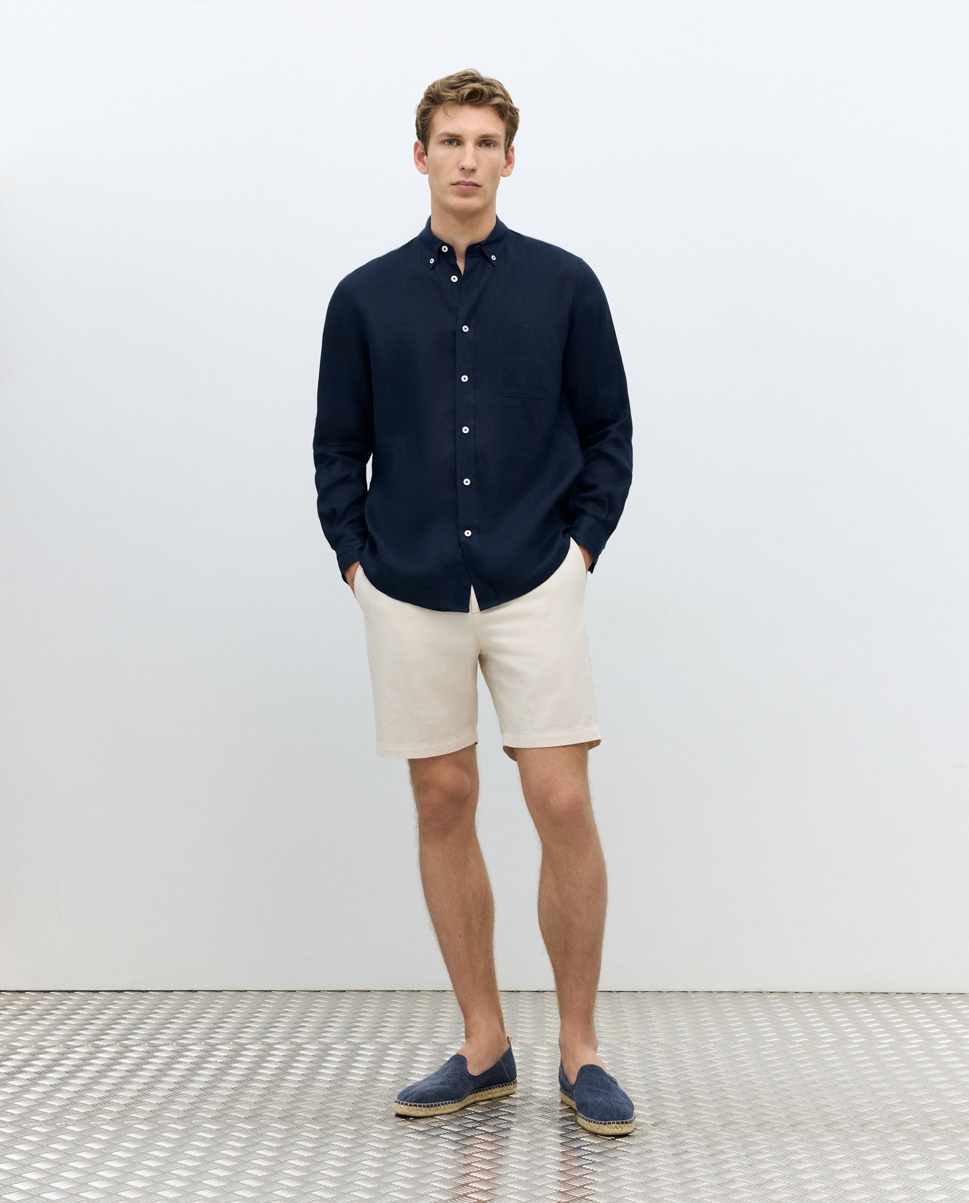 Bermudas Desportivas Básicas de Linho Regular Branco-1