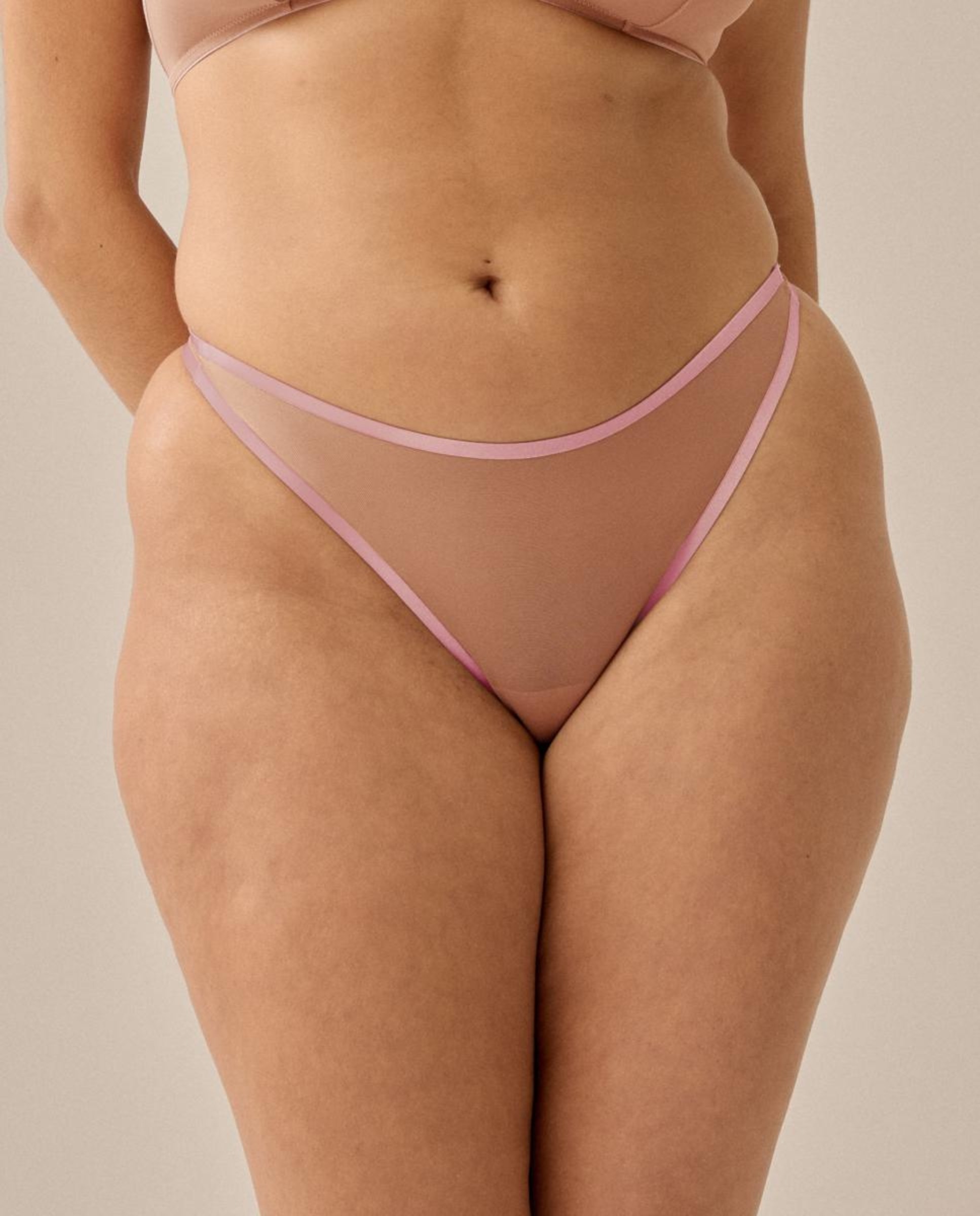 Imagen 0 de Tanga tejido suave de mujer Marrón claro