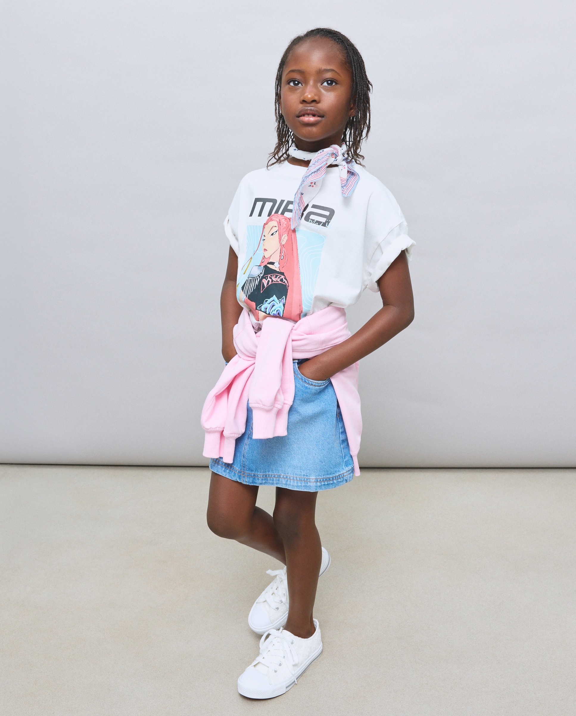 T-shirt de Manga Curta com Estampado Posicional KPOP no Peito "Mira" Kids El Corte Inglés Branco-1