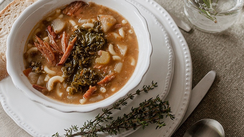 Sopa de Pernil de Porco com Legumes