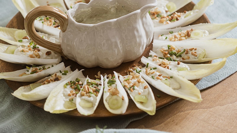 Endívias com Queijos e Frutos secos