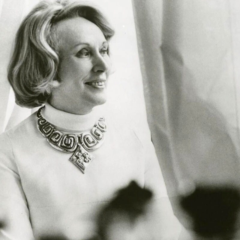 ESTÉE LAUDER