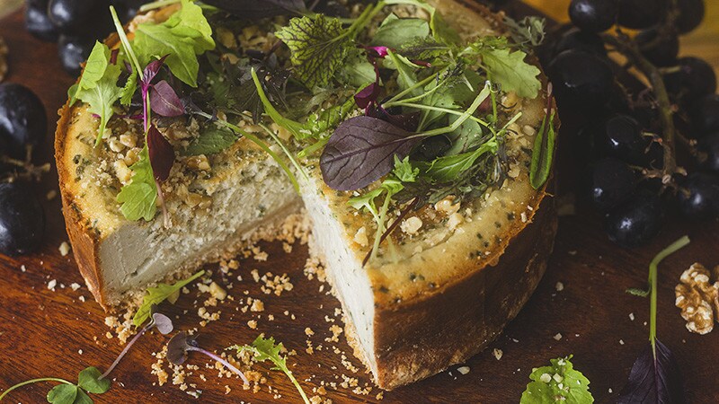 Cheesecake Salgado de Queijo Azul com Nozes