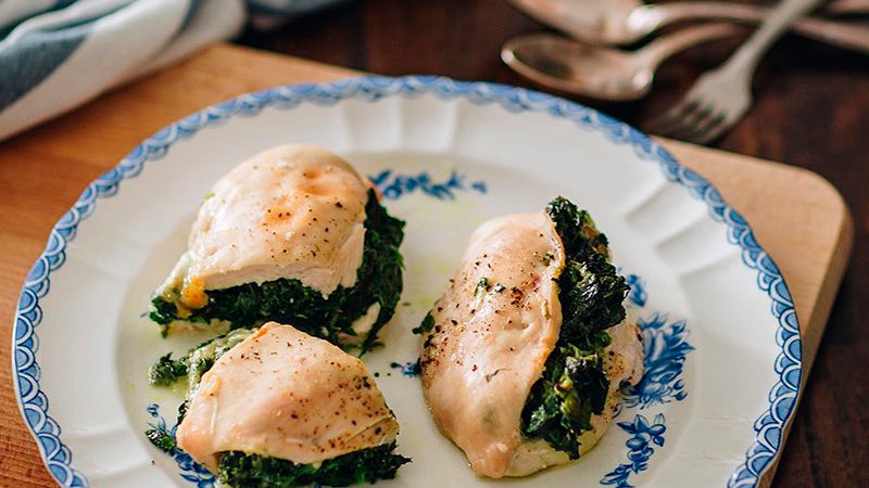 Peito de Frango Recheado com Ricotta e Espinafres