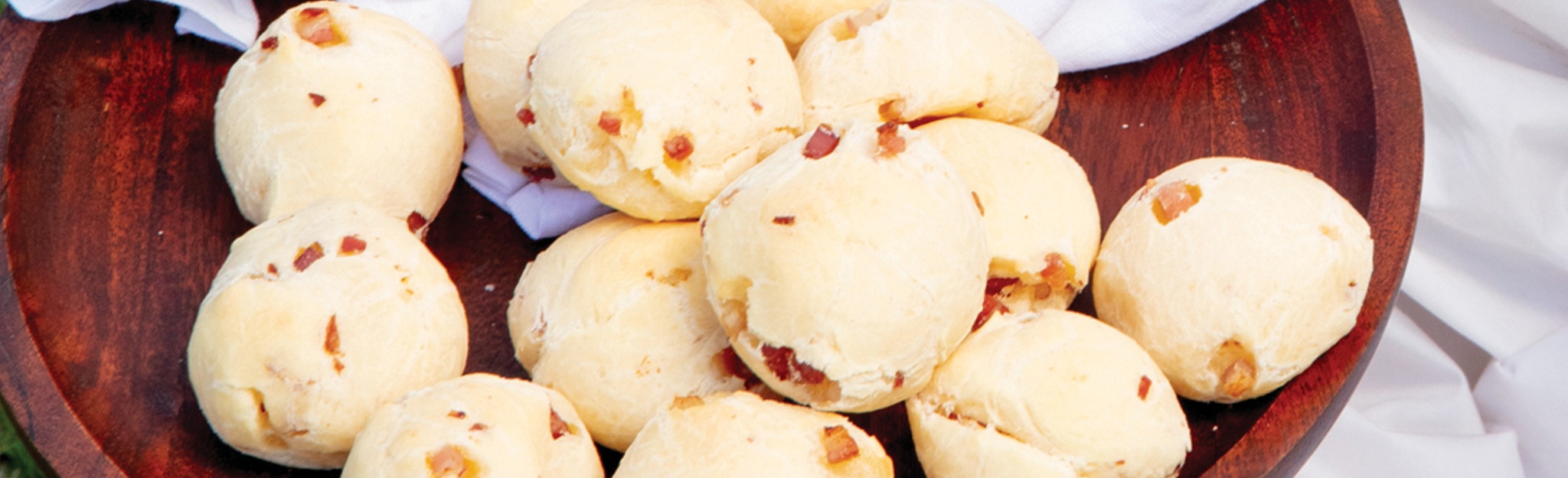 Pão de Queijo e Bacon
