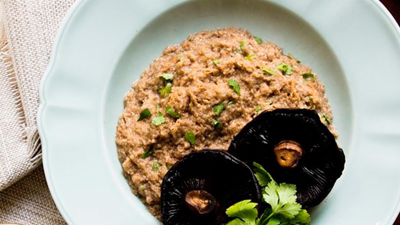Cogumelos Portobello com Migas