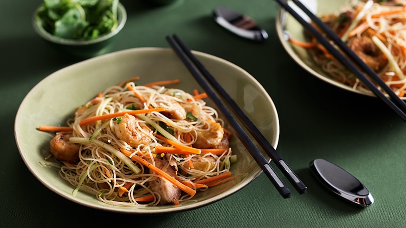 Salada Vietnamita de Frango e Gambas
