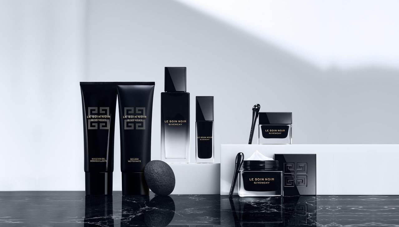  Descubra a linha Le Soin Noir da marca Givenchy