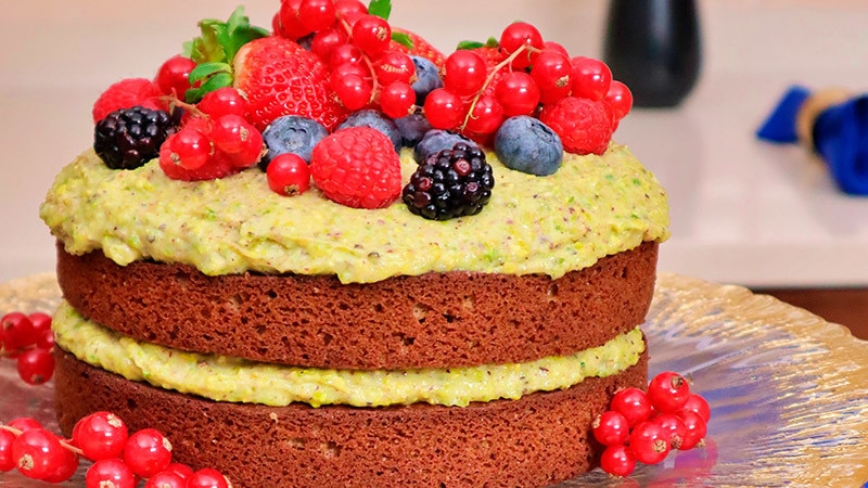 Veludo de Cacau com Creme de Pistácio e Frutos Vermelhos
