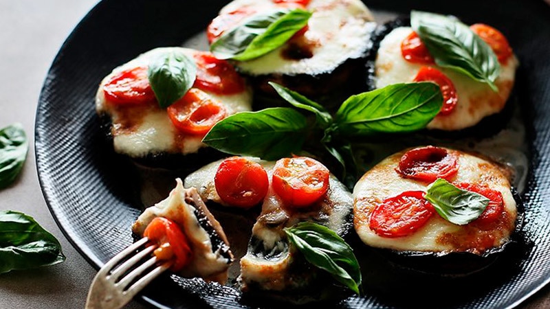 Cogumelos e Caprese
