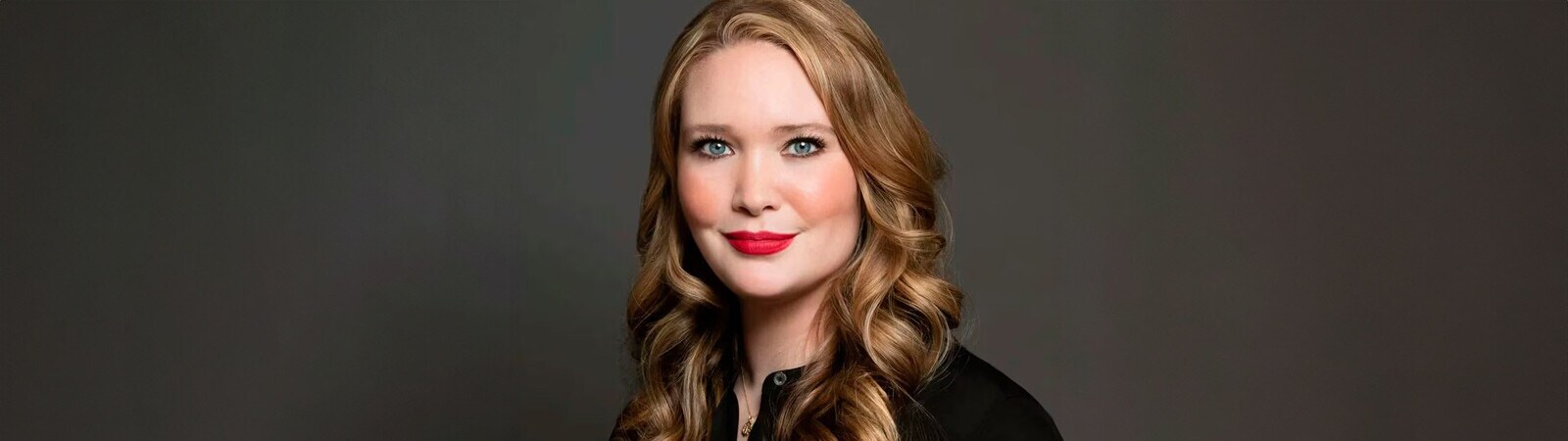 SARAH J.MAAS