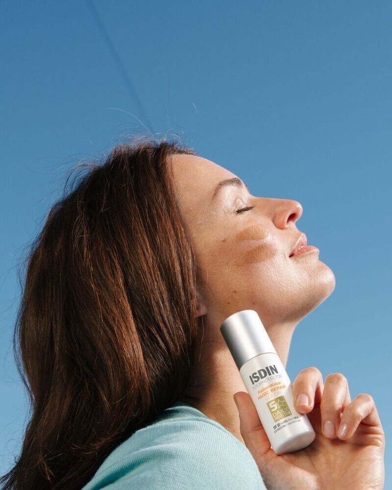 Isdin Protetor Solar Facial Fotoultra Age Repair Color SPF 50 - 50 ml