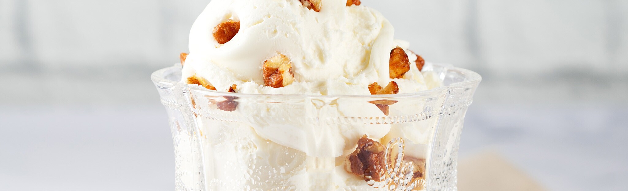 Gelado de Noz-pecã com Cobertura Caramelizada