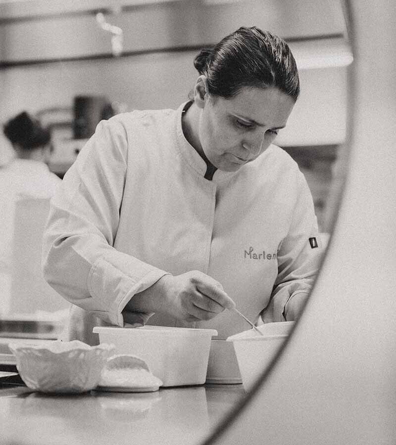 Chef Marlene Vieira a cozinhar