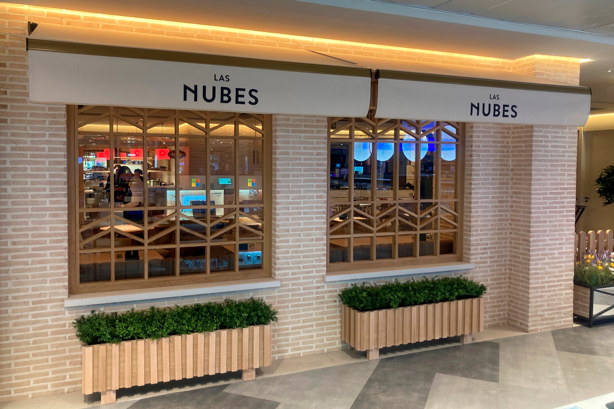Las Nubes Cafe espacio