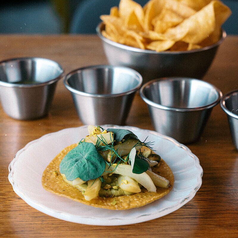 Tostada de Funcho com pistácio