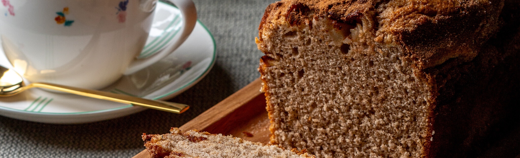 Bolo de maçã com canela