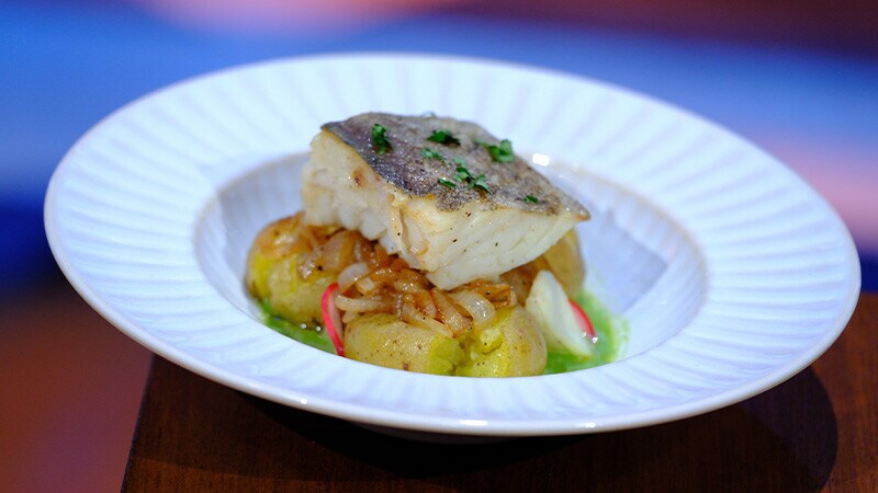 Bacalhau com Pickle de Rabanete e Creme de Coentros