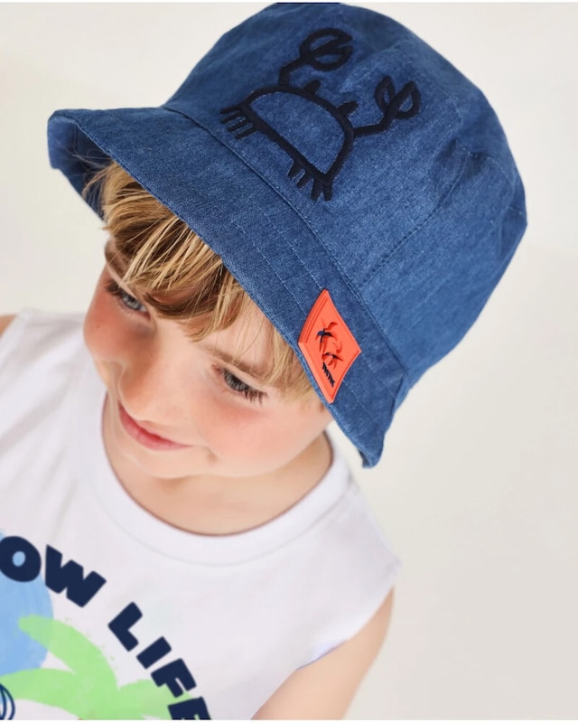 Veja Chapéus e Bonés em Moda Banho Infantil, na loja online do El Corte Inglés