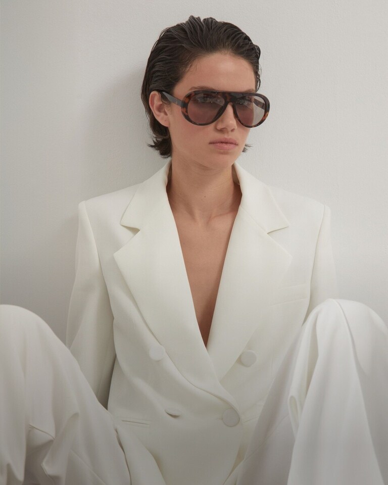 MUJER