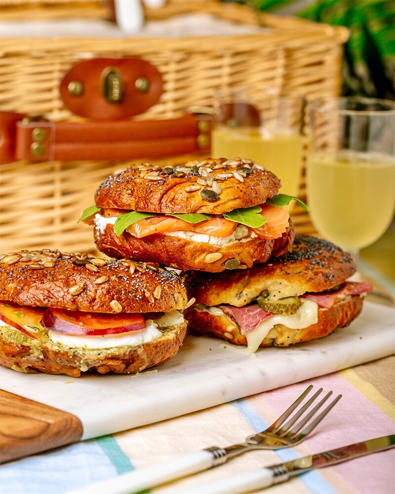 Bagels Aromáticos de Manjericão com Sementes