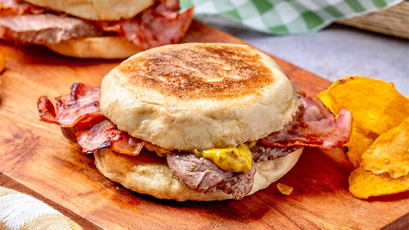 Prego no Bolo do Caco