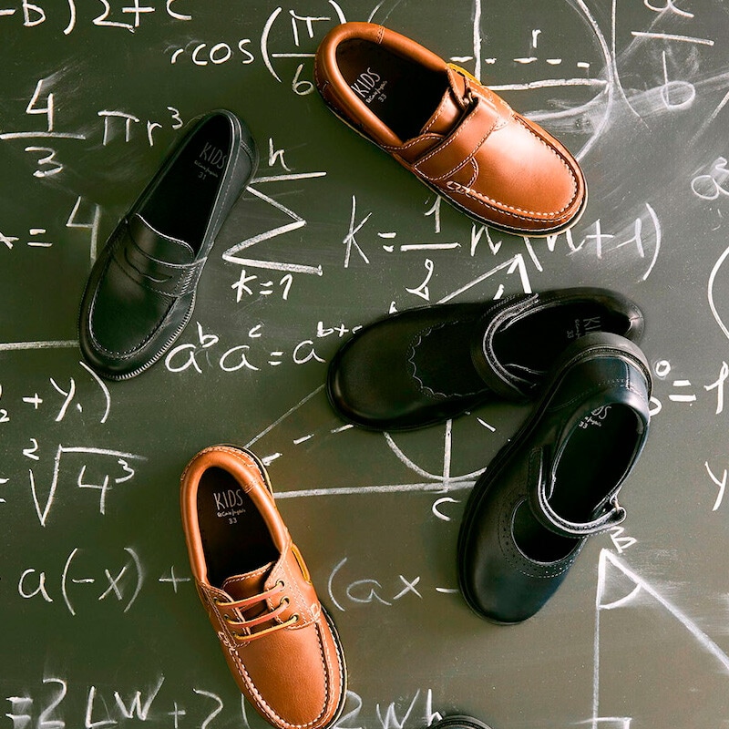 Nesta campanha Regresso às Aulas, aproveite 10% em cartão em Sapatos em Moda Infantil na loja online do El Corte Inglés