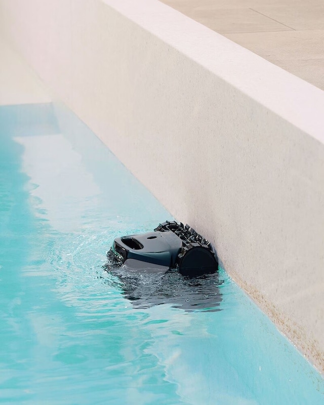 Tudo aquilo que precisa para limpar a fundo a piscina
