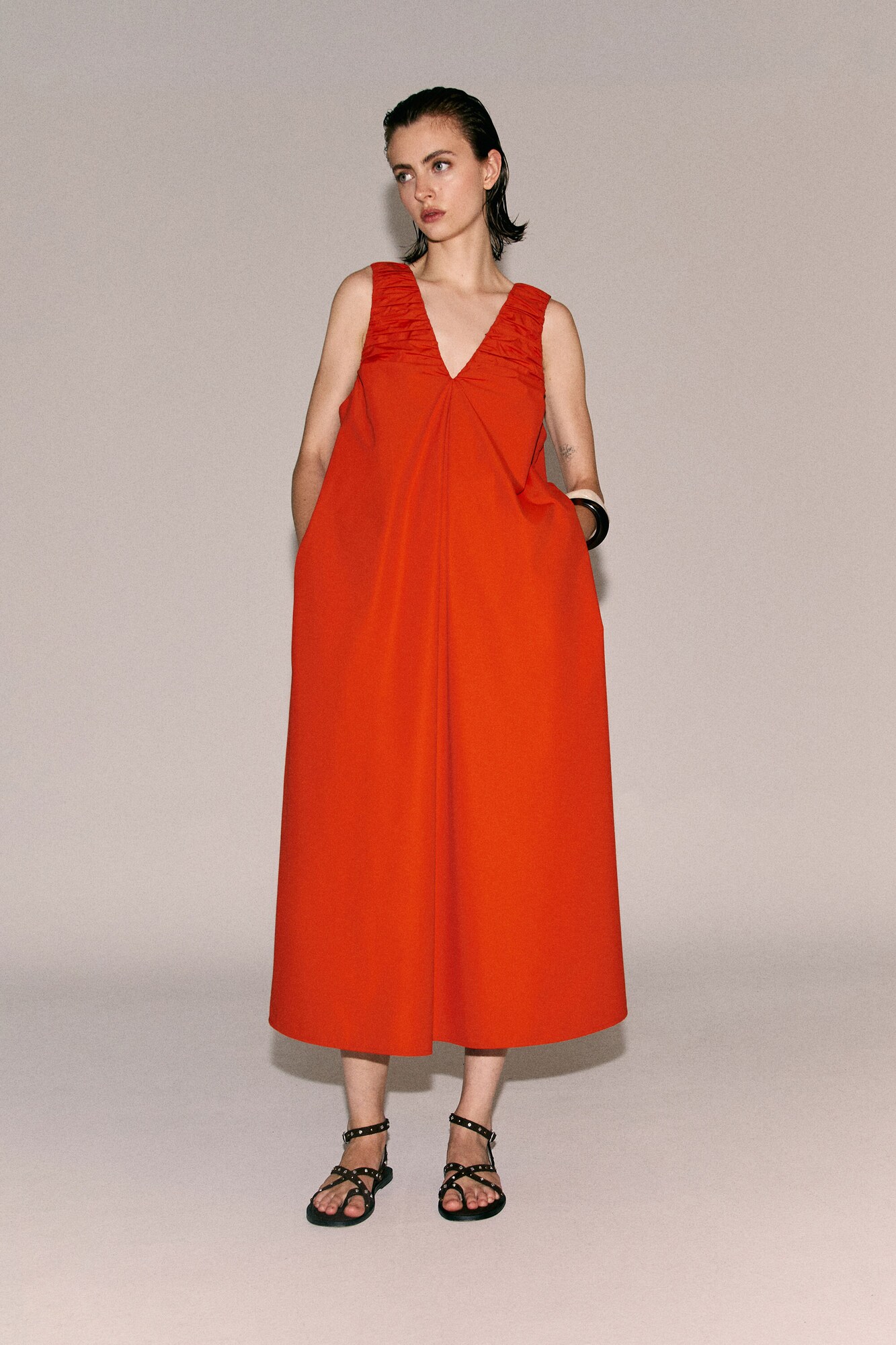 NEW BASICS WOMAN COLLECTION FW26