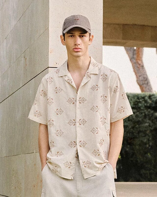 La camisa que resuelve el verano