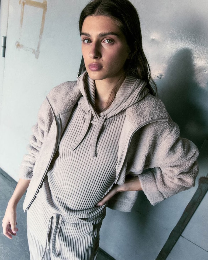 LOUNGEWEAR