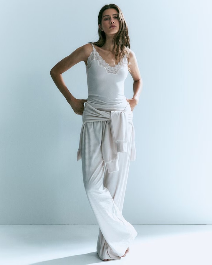 LOUNGEWEAR