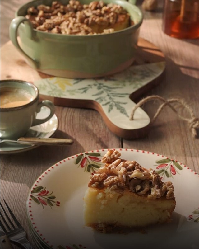 Tarta de queso de oveja con nueces y miel