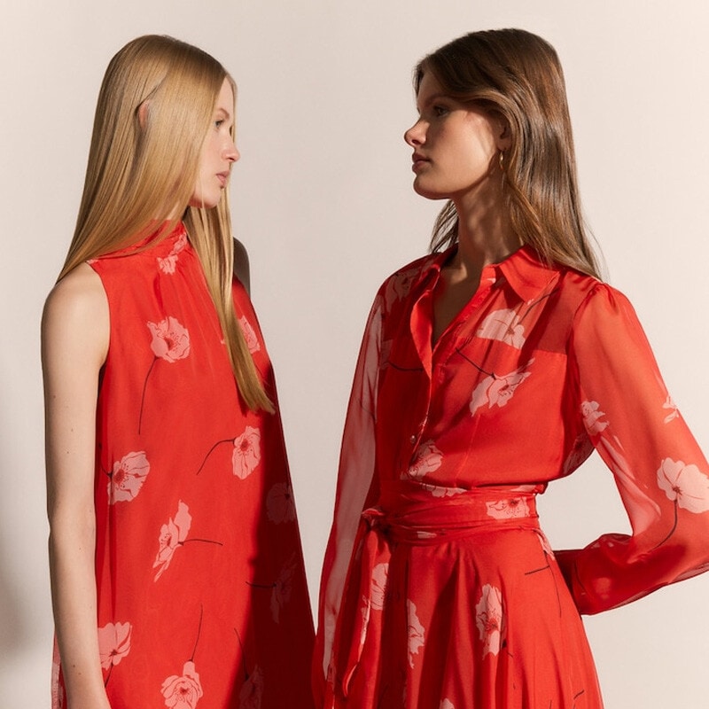 Vestidos fluidos: como usá-los no seu look de convidada