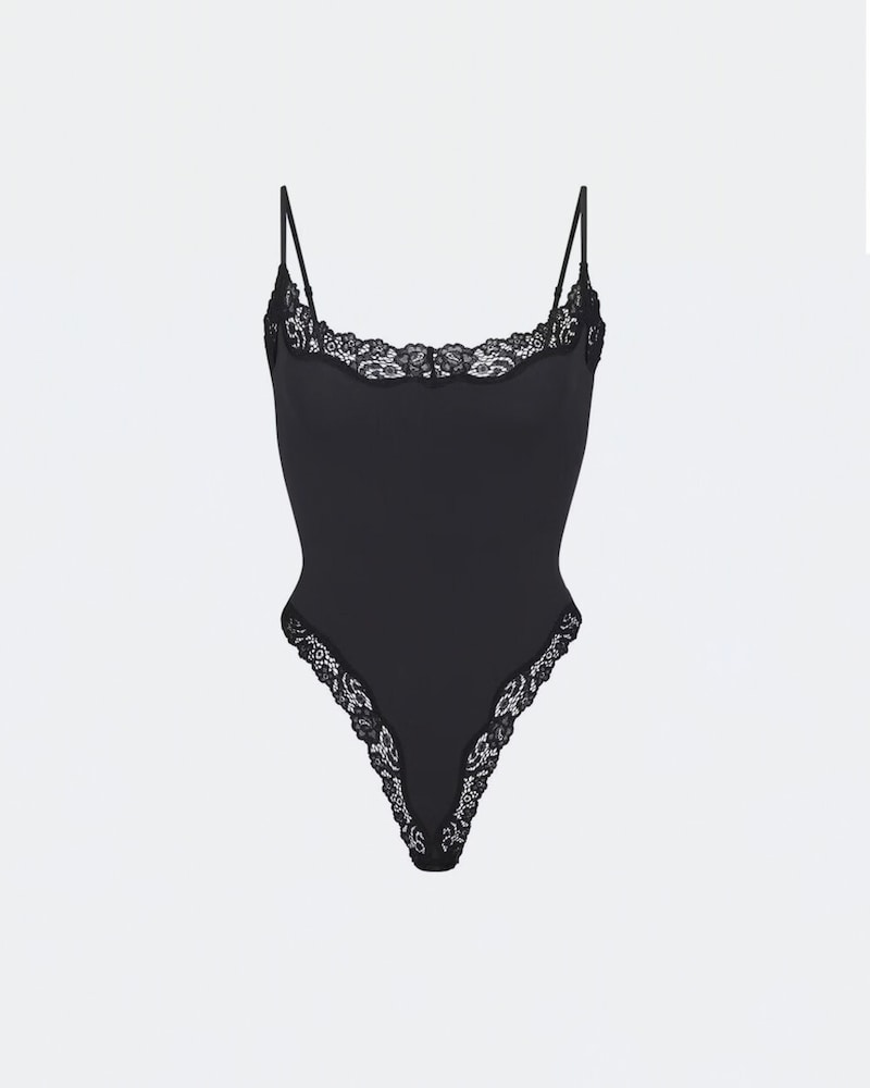 Skims, nueva marca online de moda mujer. Fundada por Kim Kardashian 