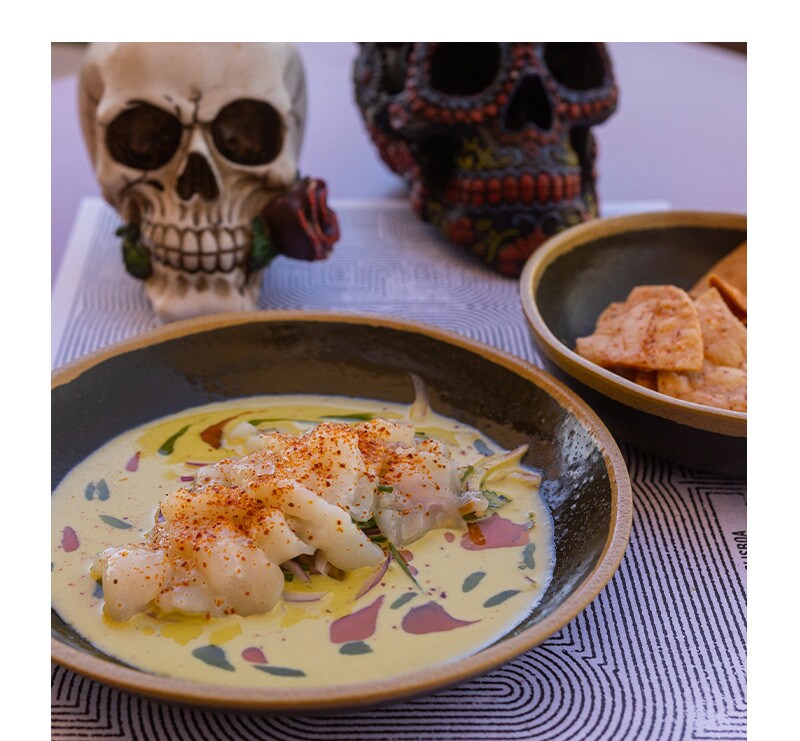 Ceviche de vieiras com emulsão de pimentos