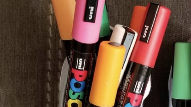 Marcadores de  pintura para usar sobre cualquier  superficie