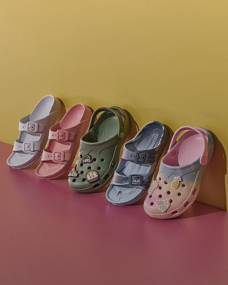 CHANCLAS Y CANGREJERAS